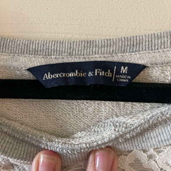 Abercrombie & Fitch Crop sweatshirt • size M - Picture 5 of 6
